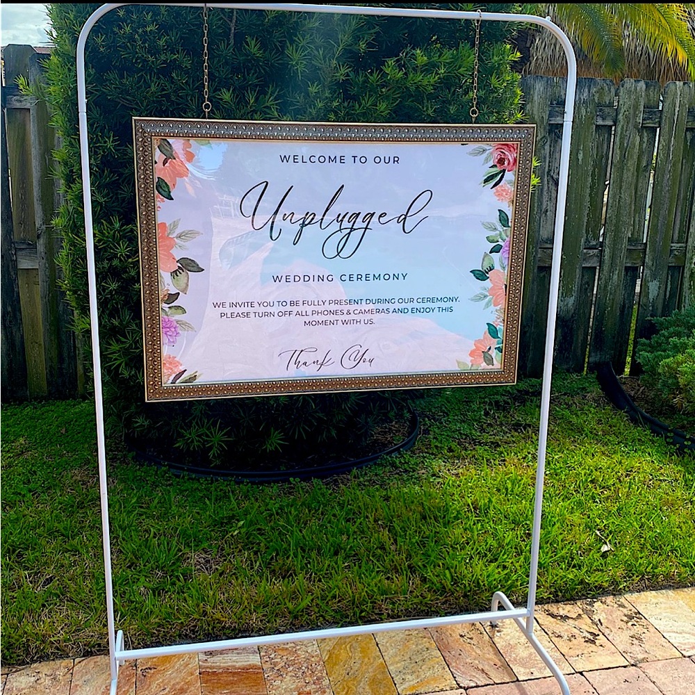 Unplugged wedding ceremony sign and chain (no stand)